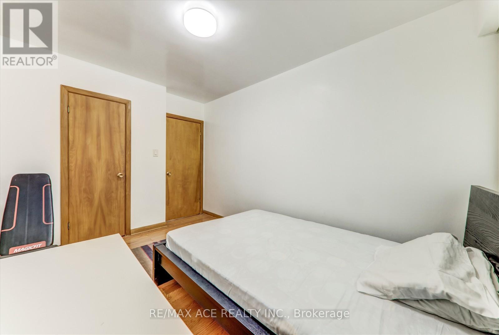 77 Perivale Crescent, Toronto (Bendale), Ontario  M1J 2C4 - Photo 20 - E12472875