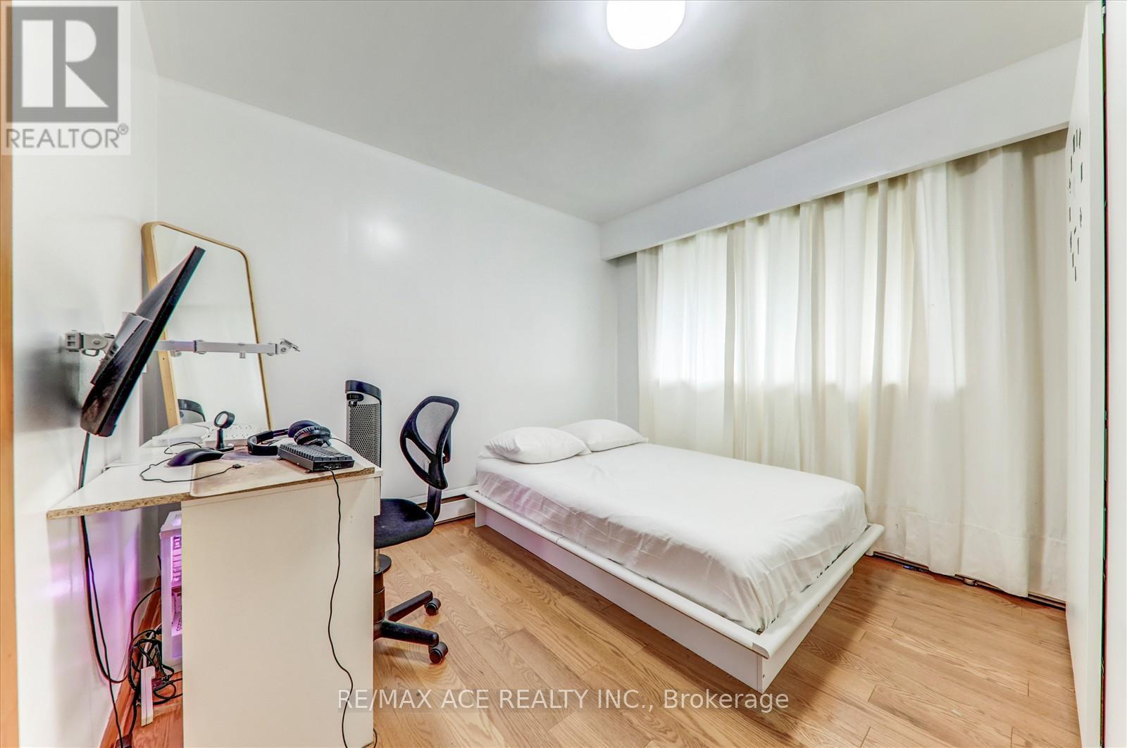 77 Perivale Crescent, Toronto (Bendale), Ontario  M1J 2C4 - Photo 22 - E12472875
