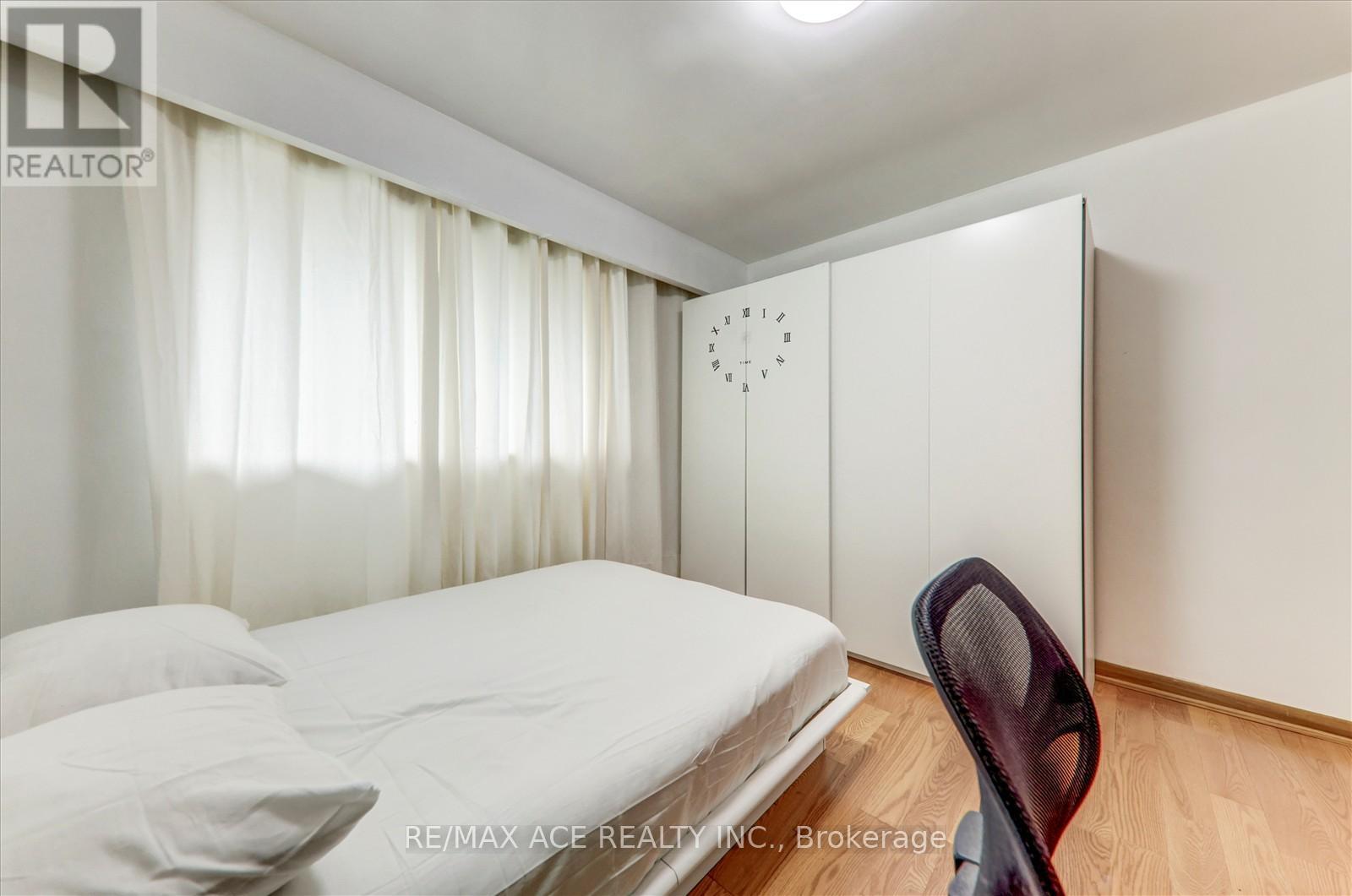 77 Perivale Crescent, Toronto (Bendale), Ontario  M1J 2C4 - Photo 23 - E12472875