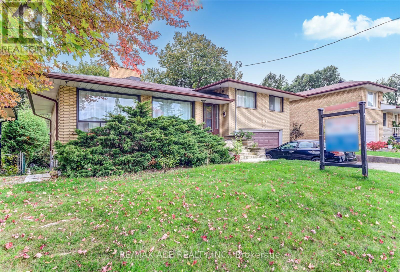 77 Perivale Crescent, Toronto (Bendale), Ontario  M1J 2C4 - Photo 3 - E12472875