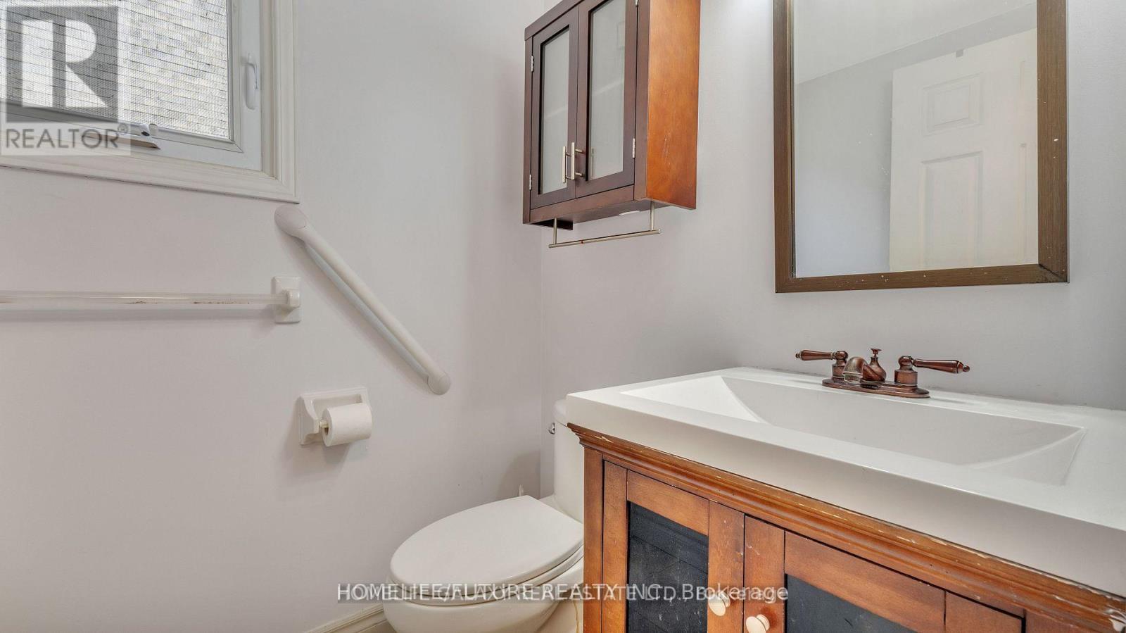 Main & 2nd Flr - 979 Copperfield Drive, Oshawa, Ontario  L1K 2E9 - Photo 19 - E12472883