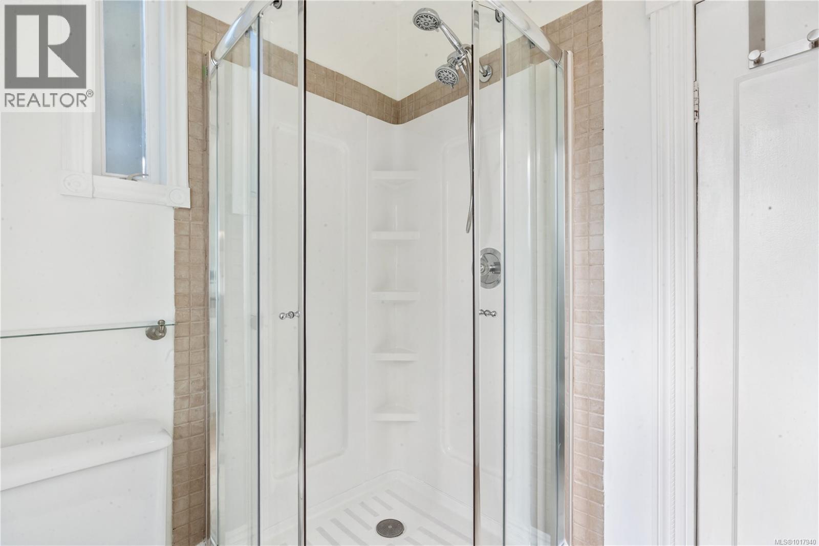 1726 Stanley Ave, Victoria, British Columbia  V8R 3W8 - Photo 14 - 1017940