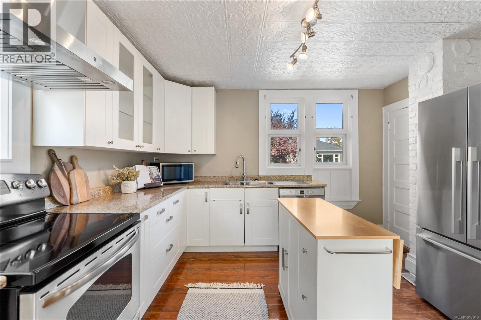 1726 Stanley Ave, Victoria, British Columbia  V8R 3W8 - Photo 16 - 1017940