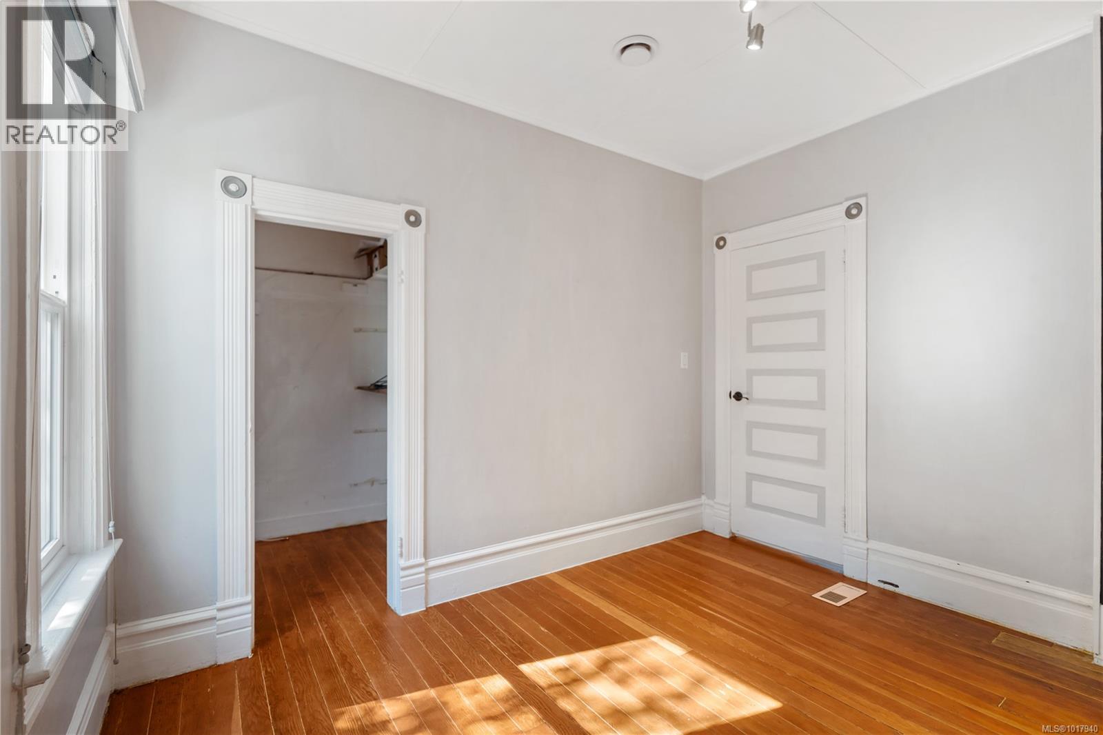 1726 Stanley Ave, Victoria, British Columbia  V8R 3W8 - Photo 22 - 1017940