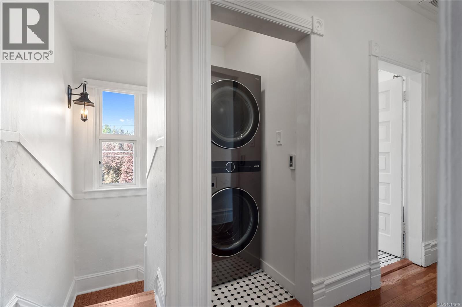 1726 Stanley Ave, Victoria, British Columbia  V8R 3W8 - Photo 23 - 1017940