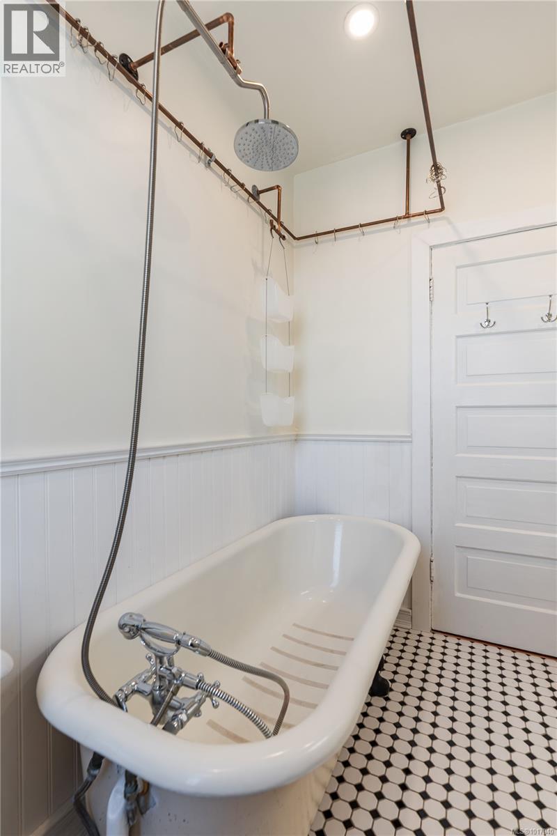 1726 Stanley Ave, Victoria, British Columbia  V8R 3W8 - Photo 26 - 1017940