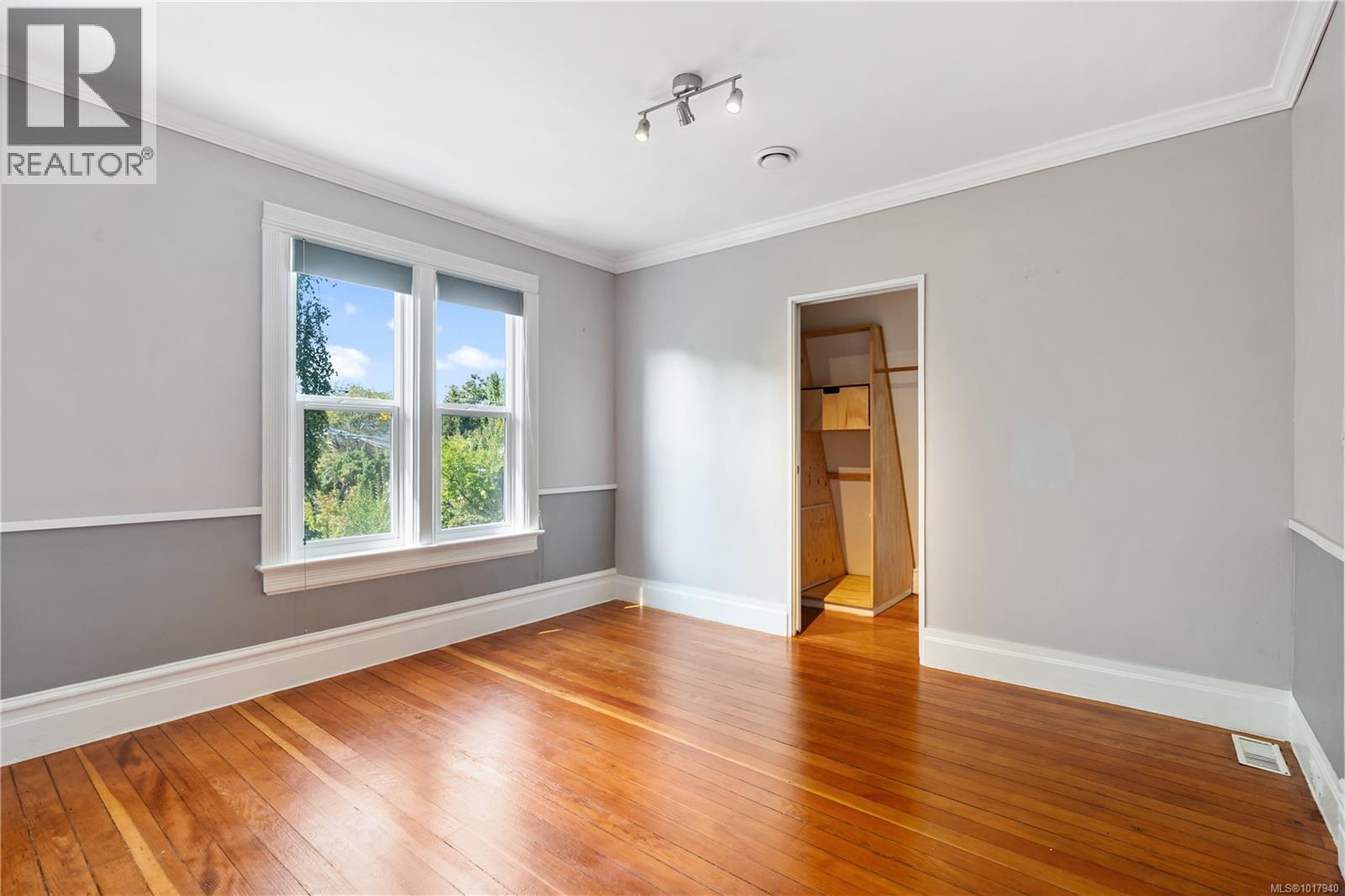 1726 Stanley Ave, Victoria, British Columbia  V8R 3W8 - Photo 29 - 1017940