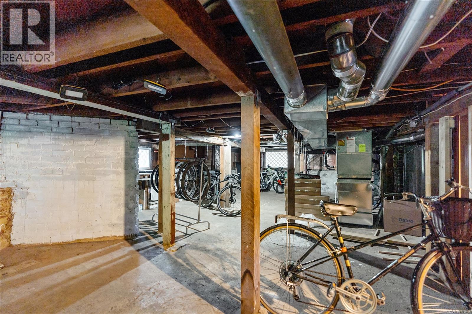 1726 Stanley Ave, Victoria, British Columbia  V8R 3W8 - Photo 31 - 1017940