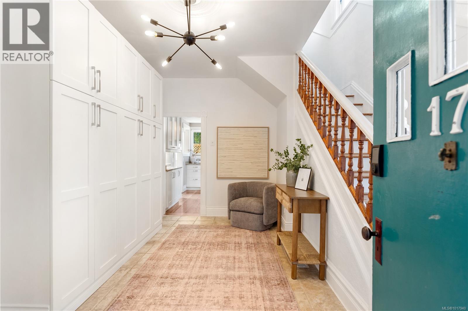 1726 Stanley Ave, Victoria, British Columbia  V8R 3W8 - Photo 4 - 1017940