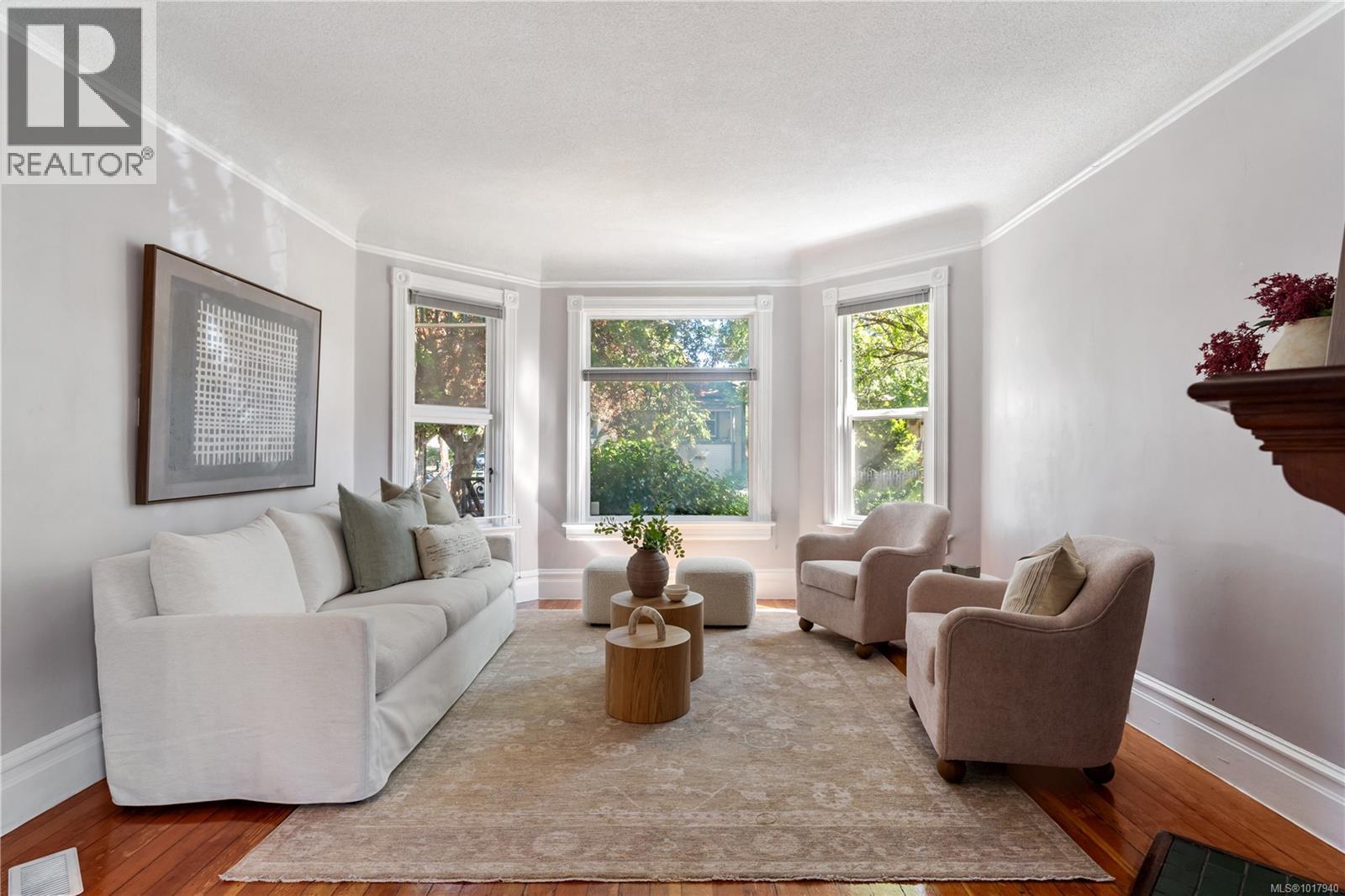 1726 Stanley Ave, Victoria, British Columbia  V8R 3W8 - Photo 6 - 1017940