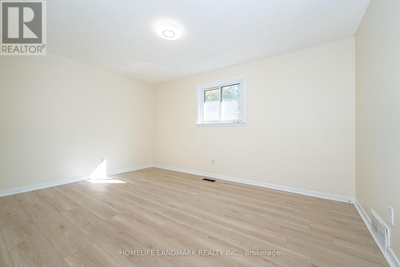 92 Lewis Drive, Newmarket, Ontario  L3Y 1R7 - Photo 10 - N12472867