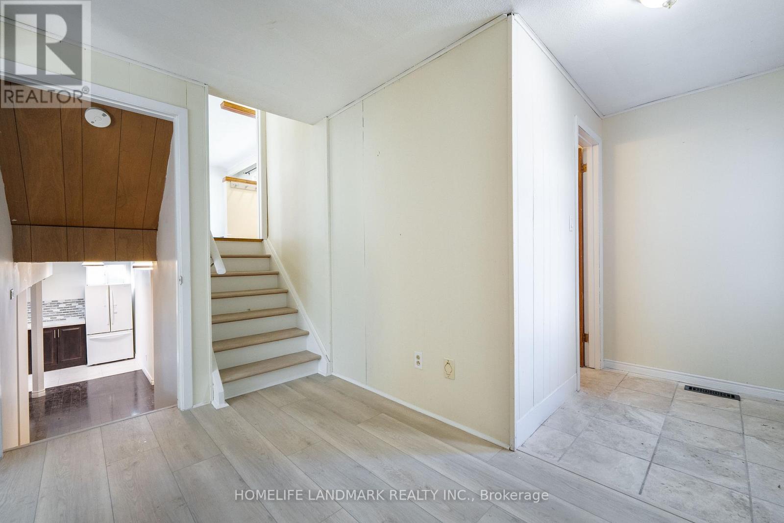 92 Lewis Drive, Newmarket, Ontario  L3Y 1R7 - Photo 13 - N12472867