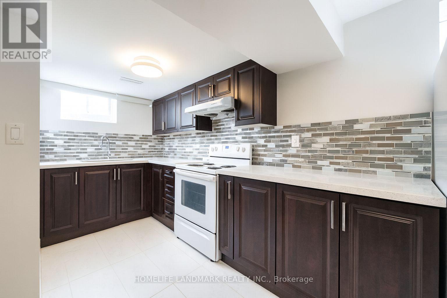 92 Lewis Drive, Newmarket, Ontario  L3Y 1R7 - Photo 16 - N12472867
