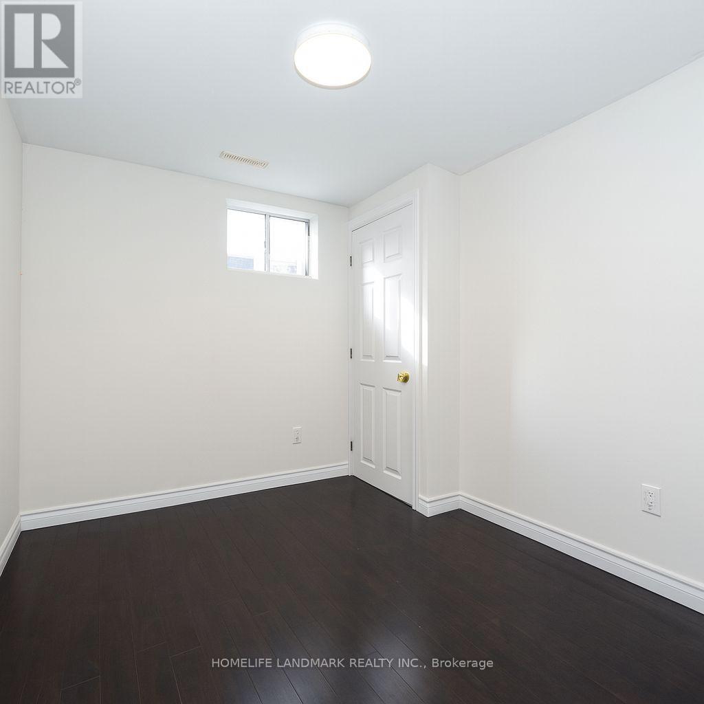 92 Lewis Drive, Newmarket, Ontario  L3Y 1R7 - Photo 17 - N12472867