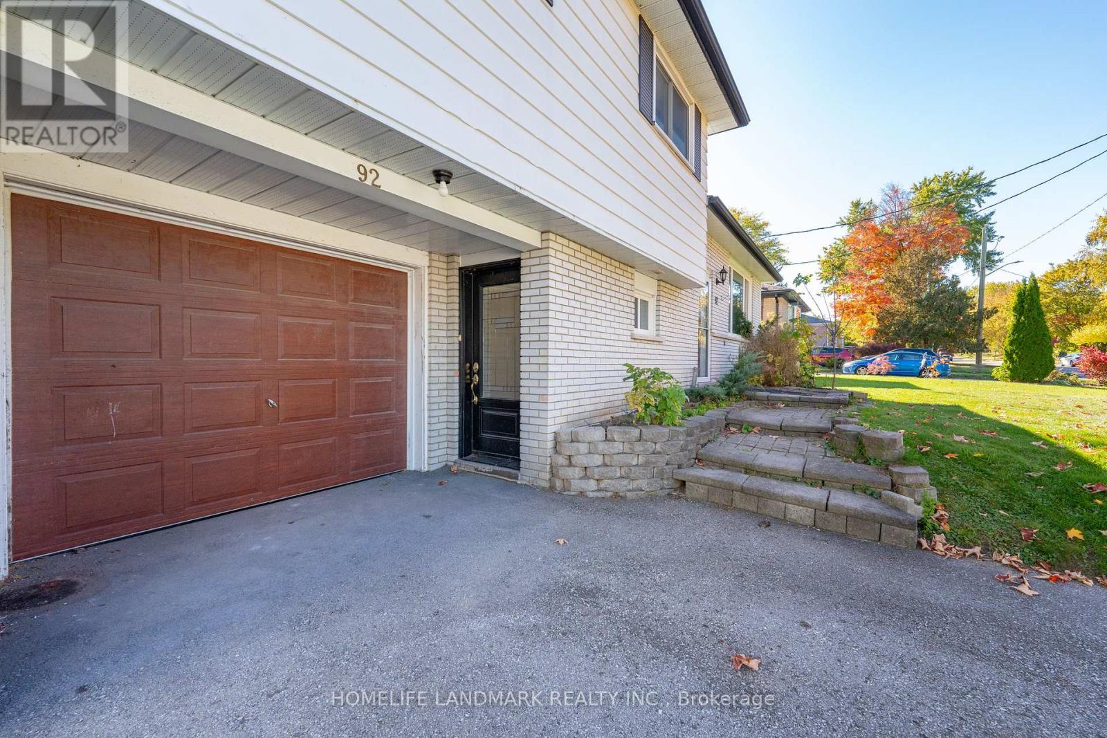 92 Lewis Drive, Newmarket, Ontario  L3Y 1R7 - Photo 20 - N12472867
