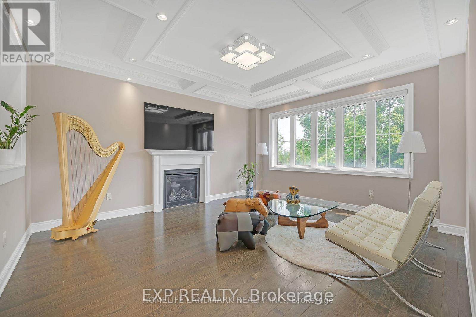 25 Ladder Crescent, East Gwillimbury (Sharon), Ontario  L9N 0N8 - Photo 10 - N12472885