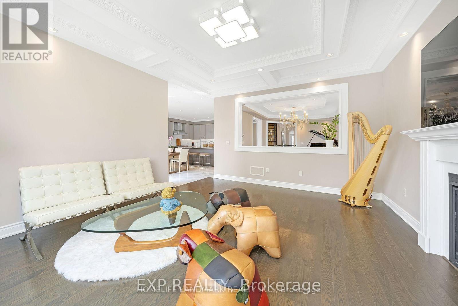 25 Ladder Crescent, East Gwillimbury (Sharon), Ontario  L9N 0N8 - Photo 12 - N12472885
