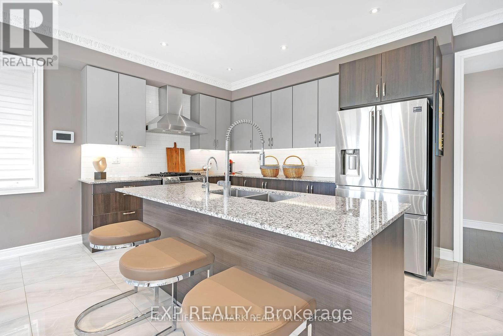 25 Ladder Crescent, East Gwillimbury (Sharon), Ontario  L9N 0N8 - Photo 15 - N12472885