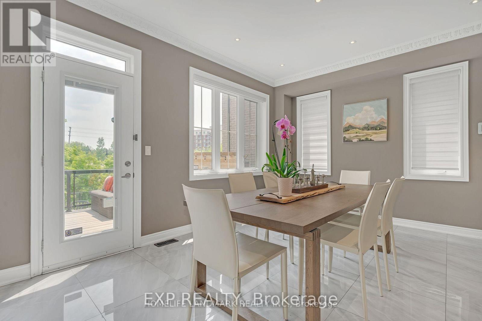 25 Ladder Crescent, East Gwillimbury (Sharon), Ontario  L9N 0N8 - Photo 18 - N12472885