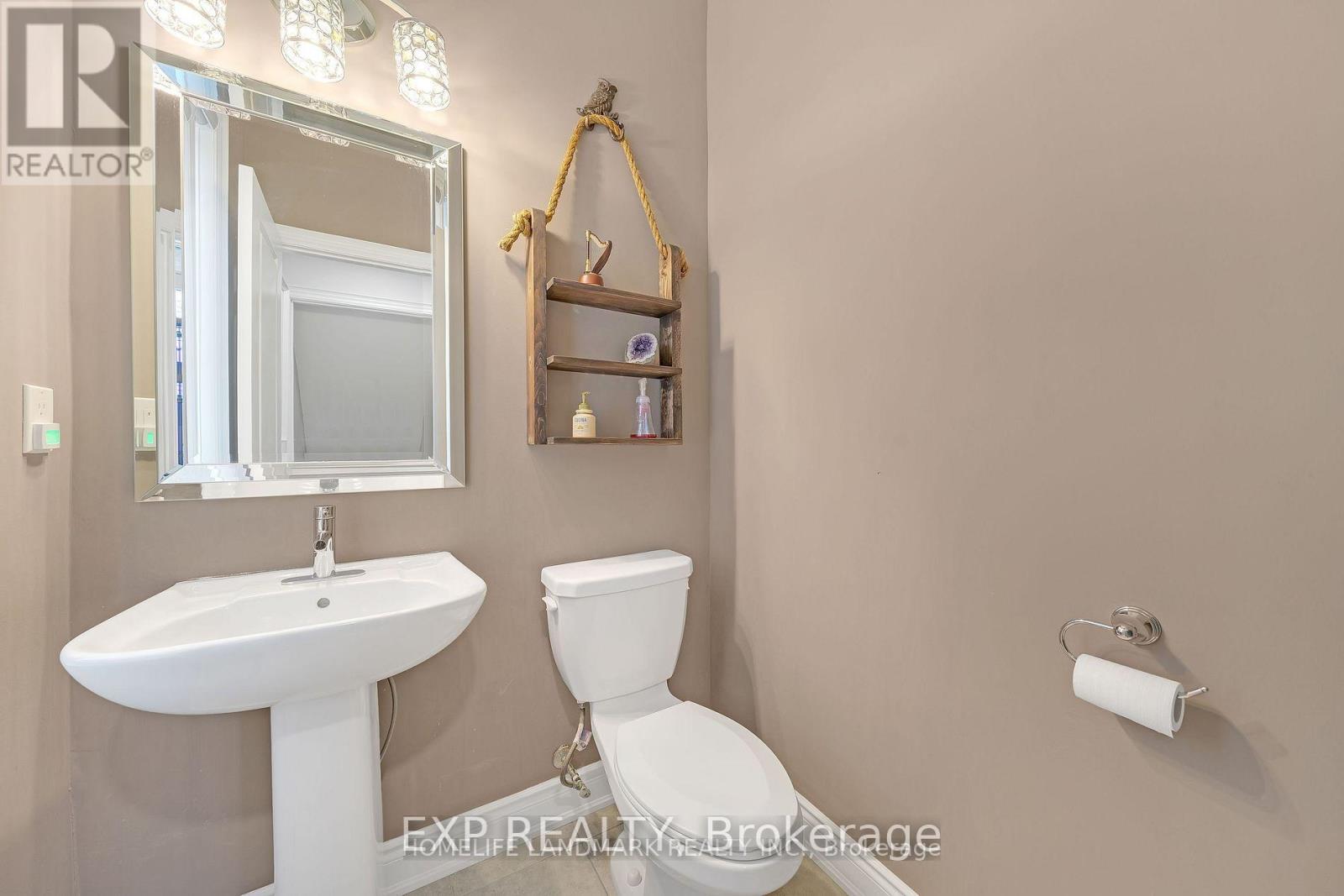 25 Ladder Crescent, East Gwillimbury (Sharon), Ontario  L9N 0N8 - Photo 20 - N12472885