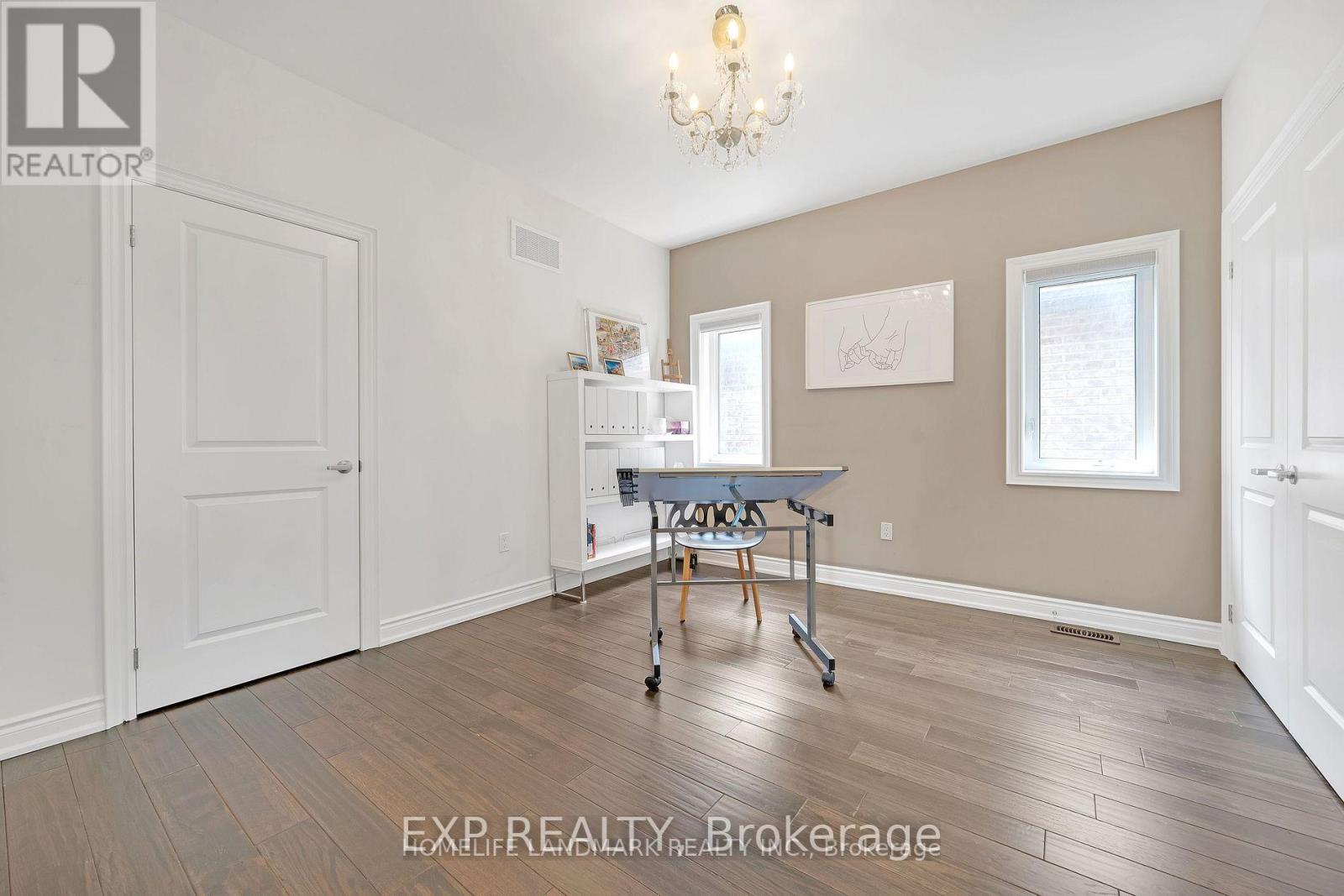 25 Ladder Crescent, East Gwillimbury (Sharon), Ontario  L9N 0N8 - Photo 31 - N12472885