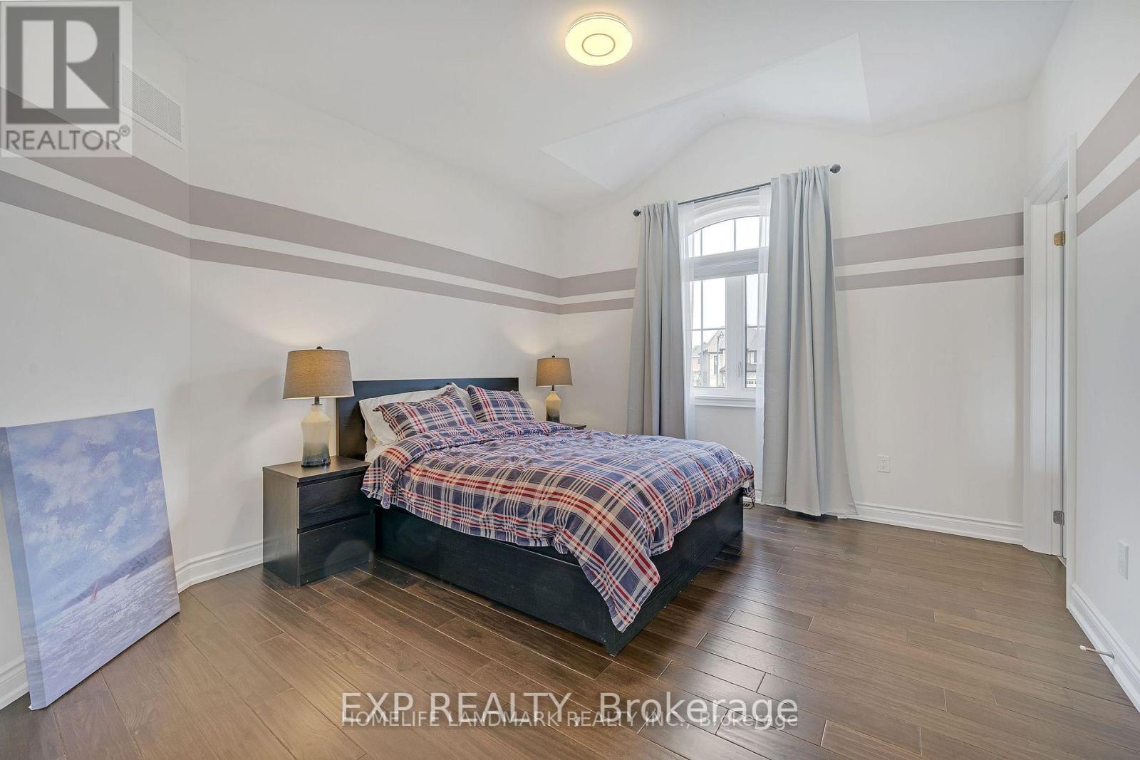 25 Ladder Crescent, East Gwillimbury (Sharon), Ontario  L9N 0N8 - Photo 32 - N12472885