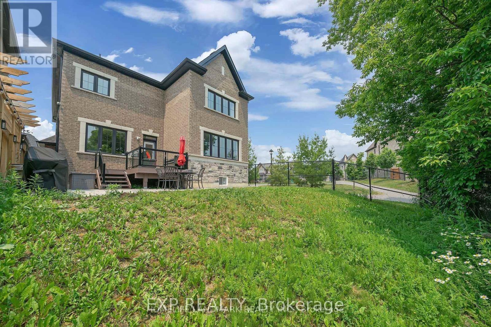 25 Ladder Crescent, East Gwillimbury (Sharon), Ontario  L9N 0N8 - Photo 41 - N12472885