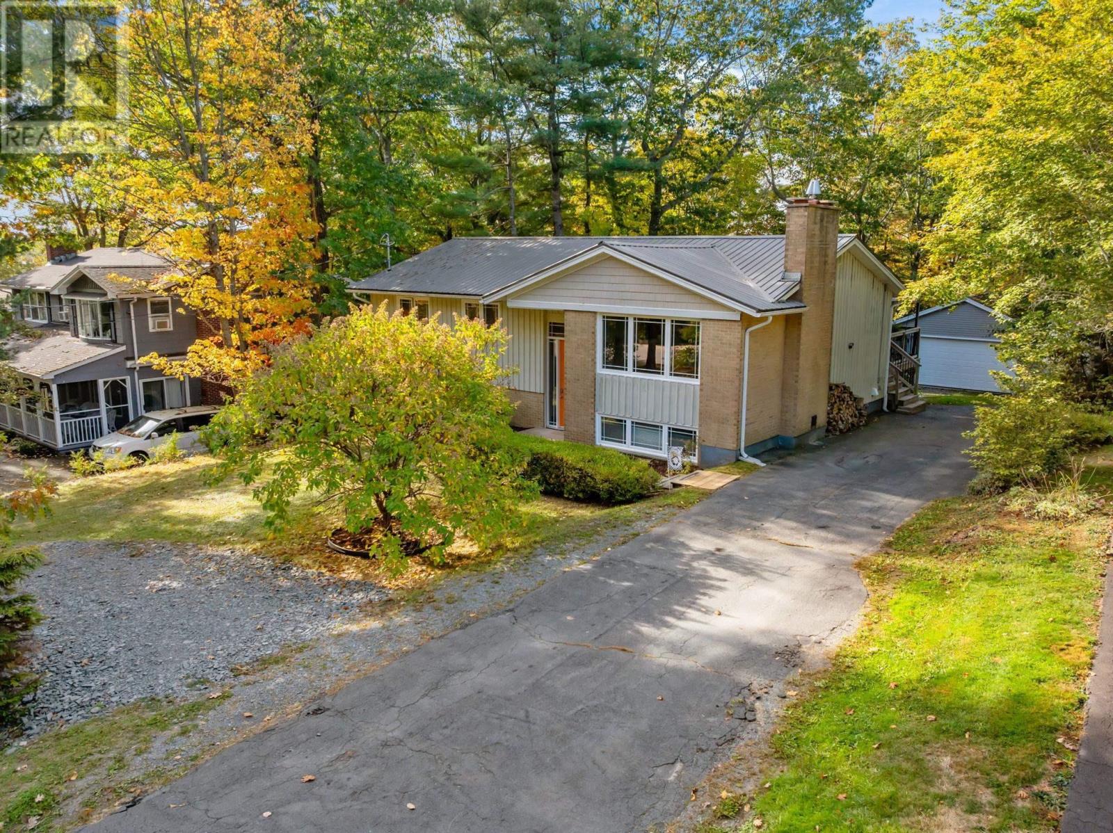 79 Ridge Avenue, Waverley, Nova Scotia  B2R 1G4 - Photo 2 - 202525910