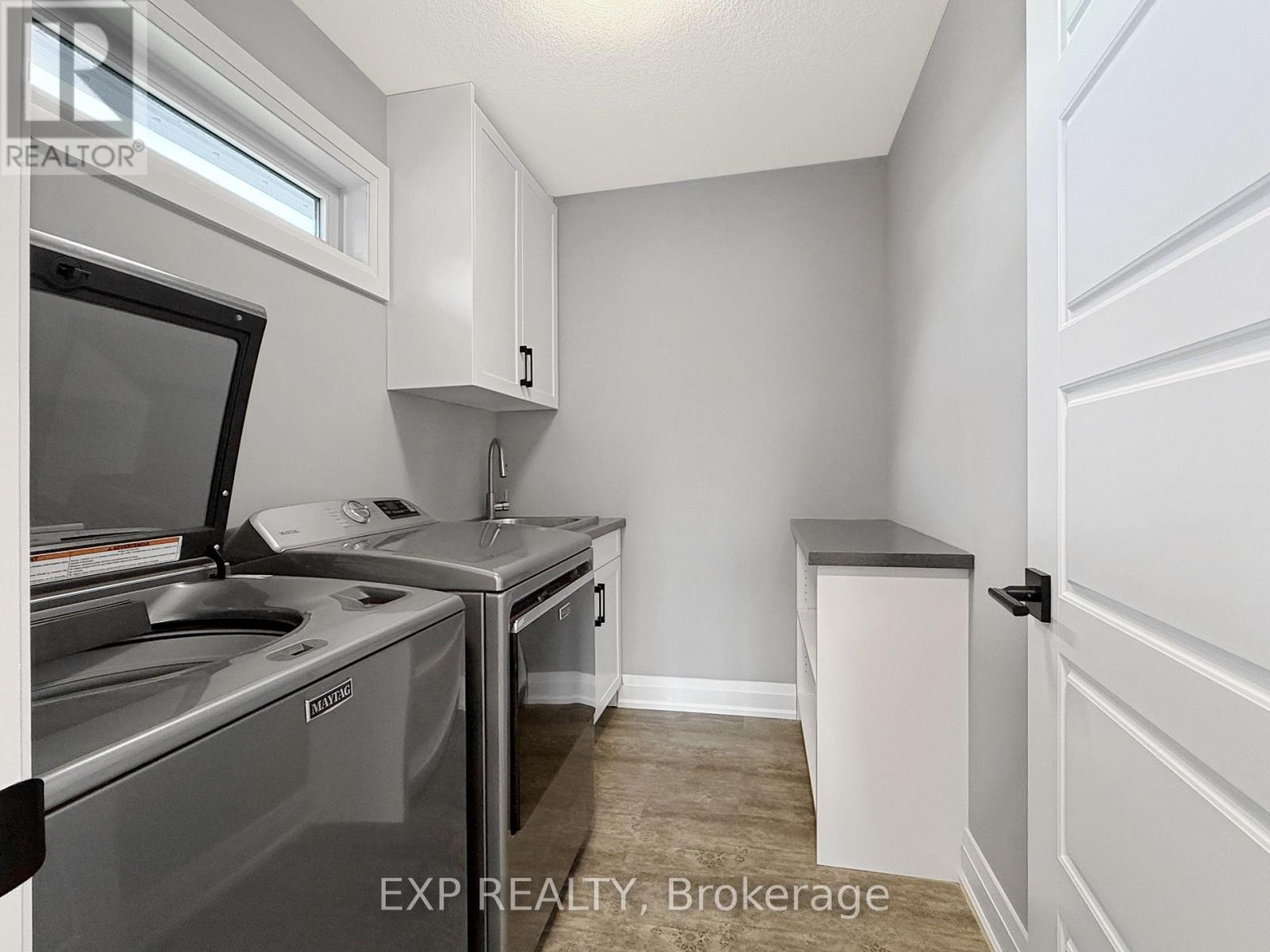 175 Boardwalk Way, Thames Centre, Ontario  N0L 1G2 - Photo 32 - X12472911
