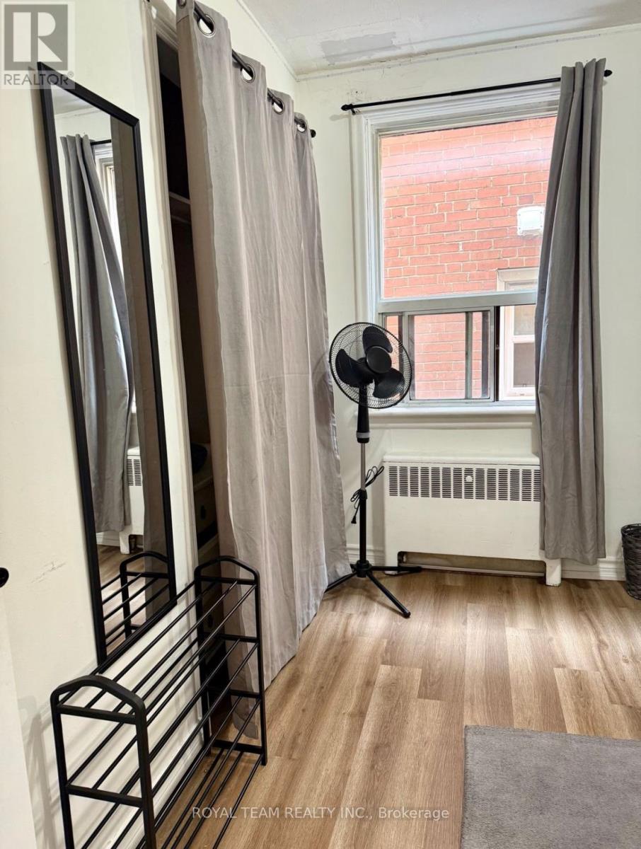 708 Weston Road, Toronto, Ontario  M6N 3R2 - Photo 12 - W12472873