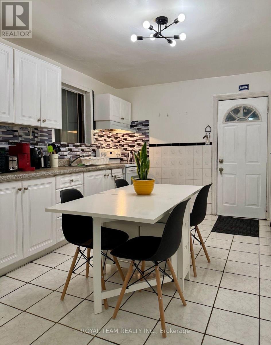 708 Weston Road, Toronto, Ontario  M6N 3R2 - Photo 4 - W12472873