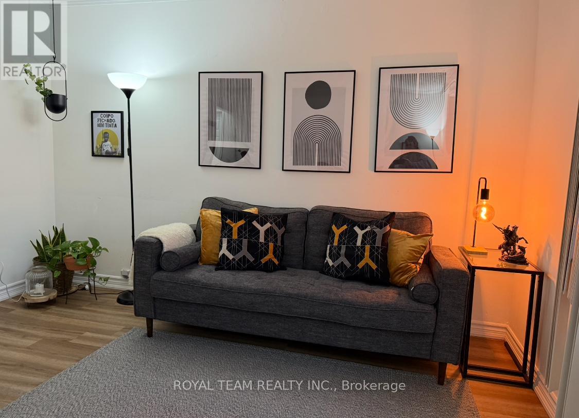 708 Weston Road, Toronto, Ontario  M6N 3R2 - Photo 7 - W12472873