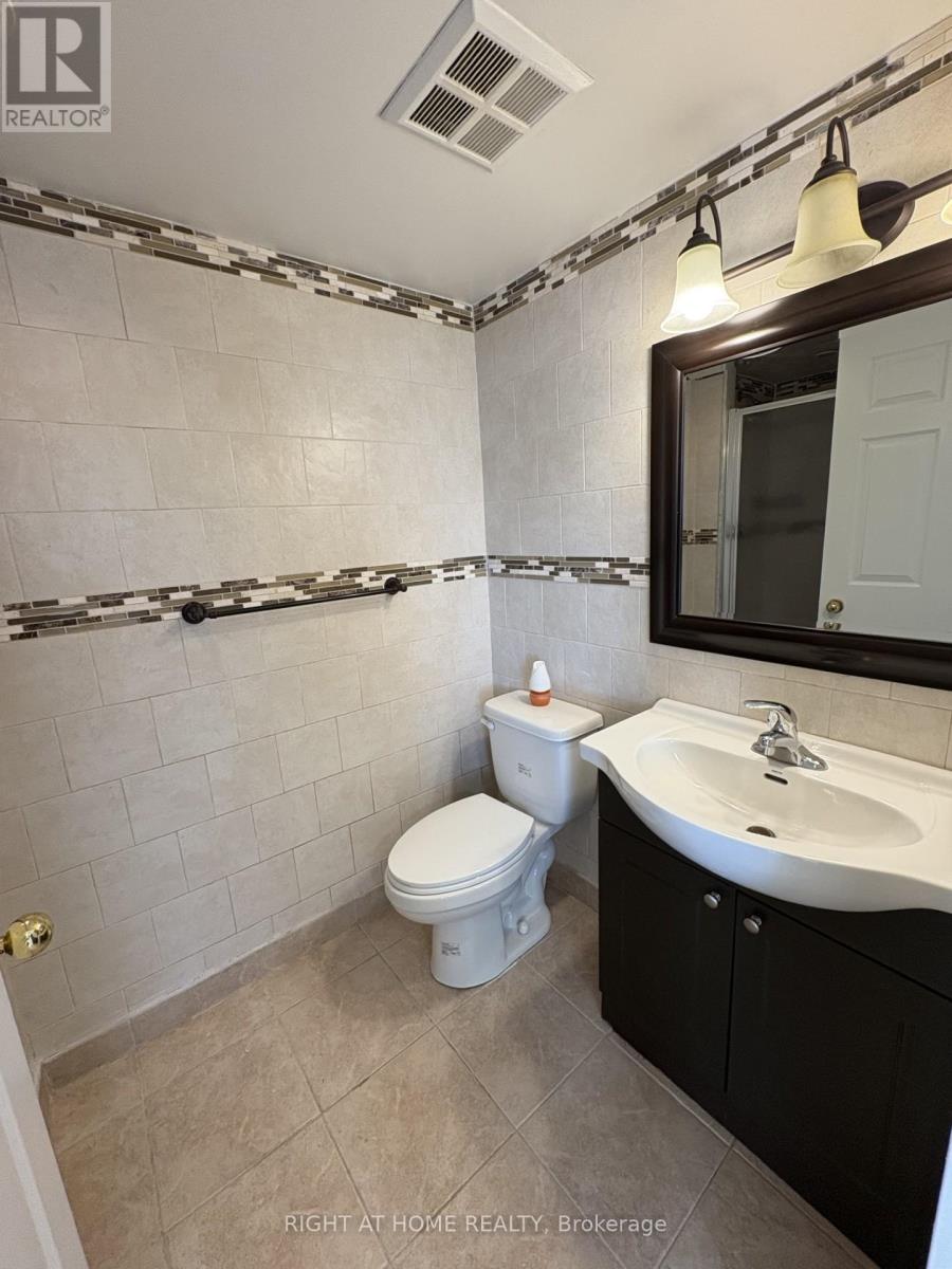 2004 - 285 Enfield Place, Mississauga, Ontario  L5B 3Y6 - Photo 14 - W12404262
