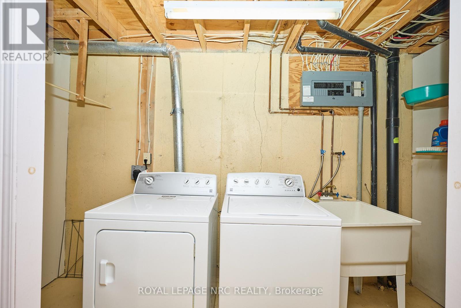 35 - 275 Pelham Road, St. Catharines, Ontario  L2S 3B9 - Photo 32 - X12472903