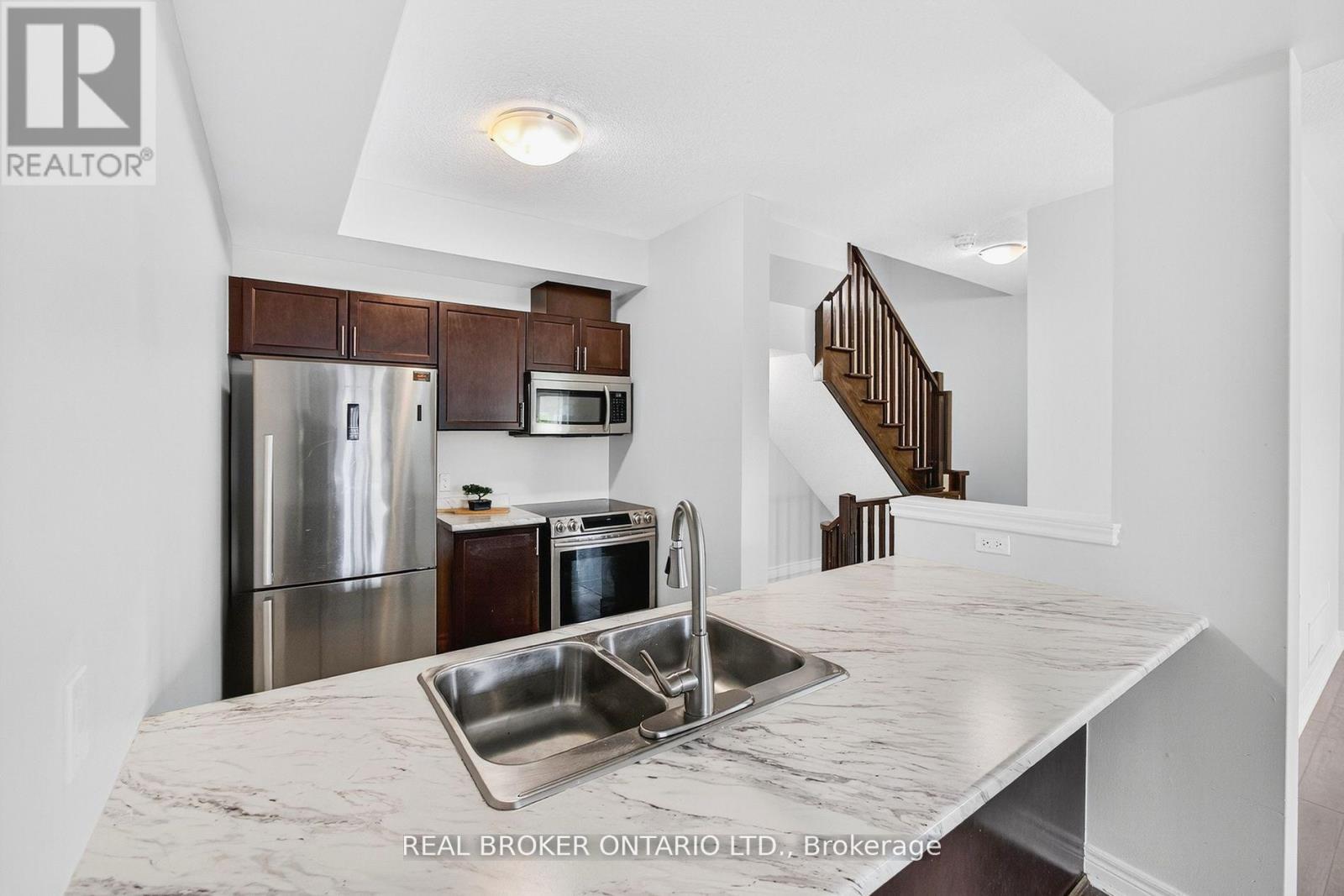 7 Ladybell Lane, Hamilton, Ontario  L0R 1P0 - Photo 8 - X12472878