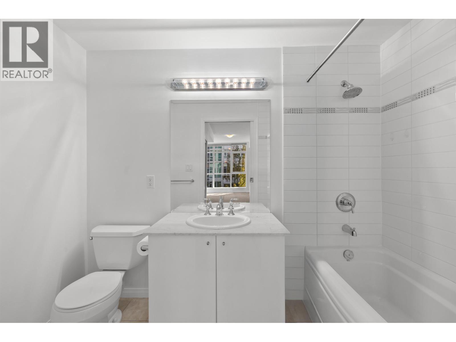 307 100 E Esplanade Avenue, North Vancouver, British Columbia  V7L 4V1 - Photo 10 - R3060351