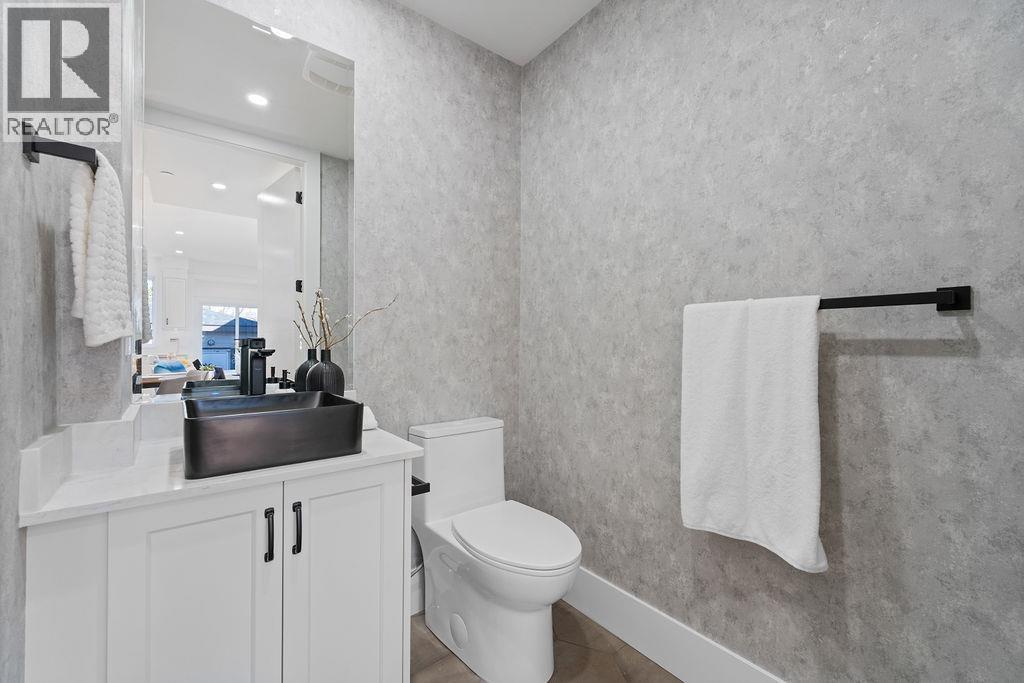 2 2447 E 41st Avenue, Vancouver, British Columbia  V5R 2W2 - Photo 15 - R3060362