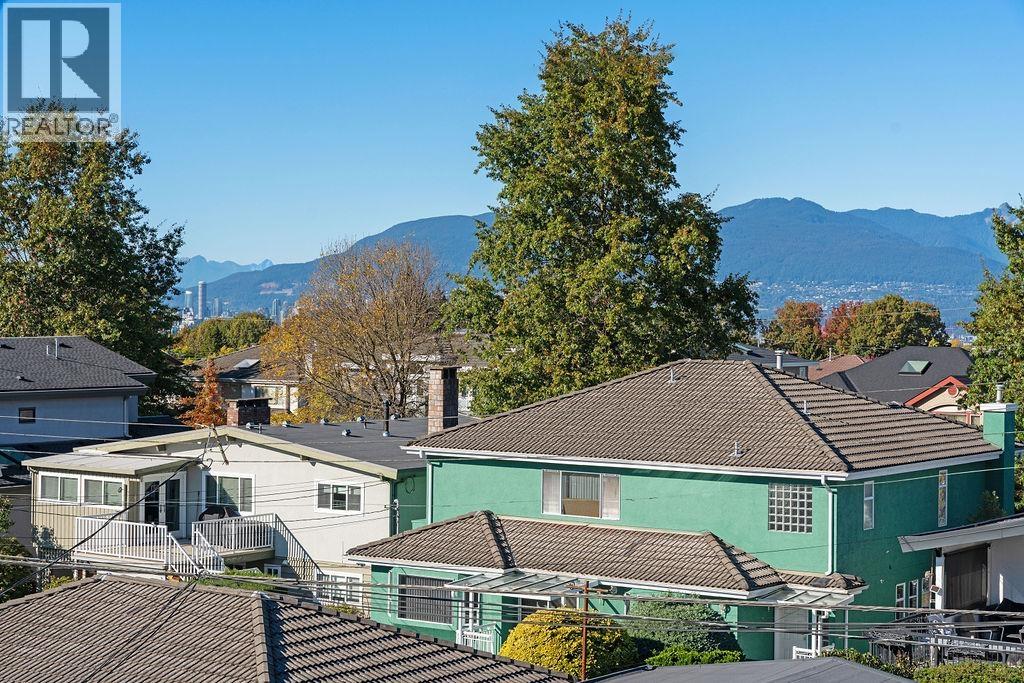 2 2447 E 41st Avenue, Vancouver, British Columbia  V5R 2W2 - Photo 17 - R3060362