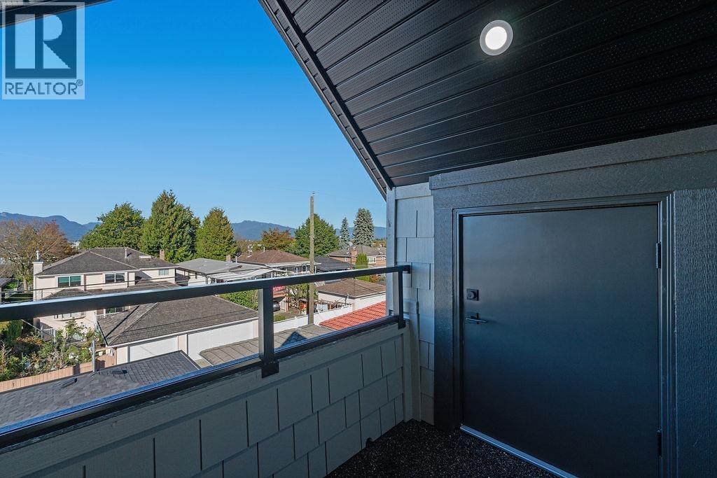 2 2447 E 41st Avenue, Vancouver, British Columbia  V5R 2W2 - Photo 19 - R3060362