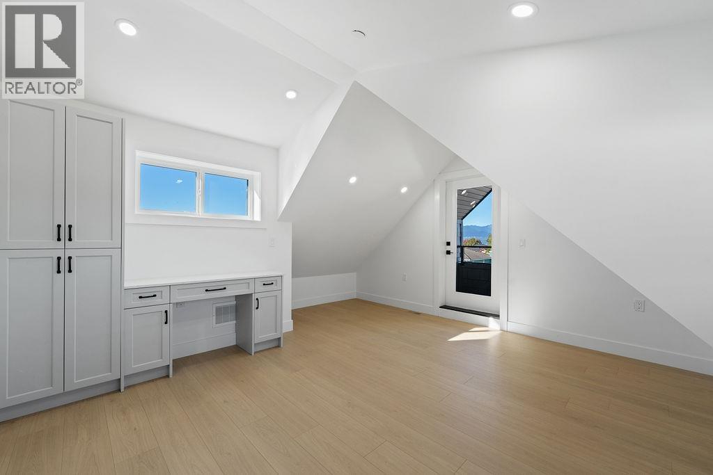 2 2447 E 41st Avenue, Vancouver, British Columbia  V5R 2W2 - Photo 23 - R3060362