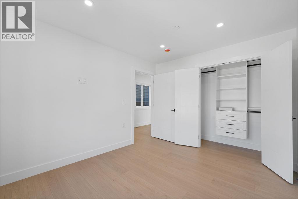 2 2447 E 41st Avenue, Vancouver, British Columbia  V5R 2W2 - Photo 26 - R3060362
