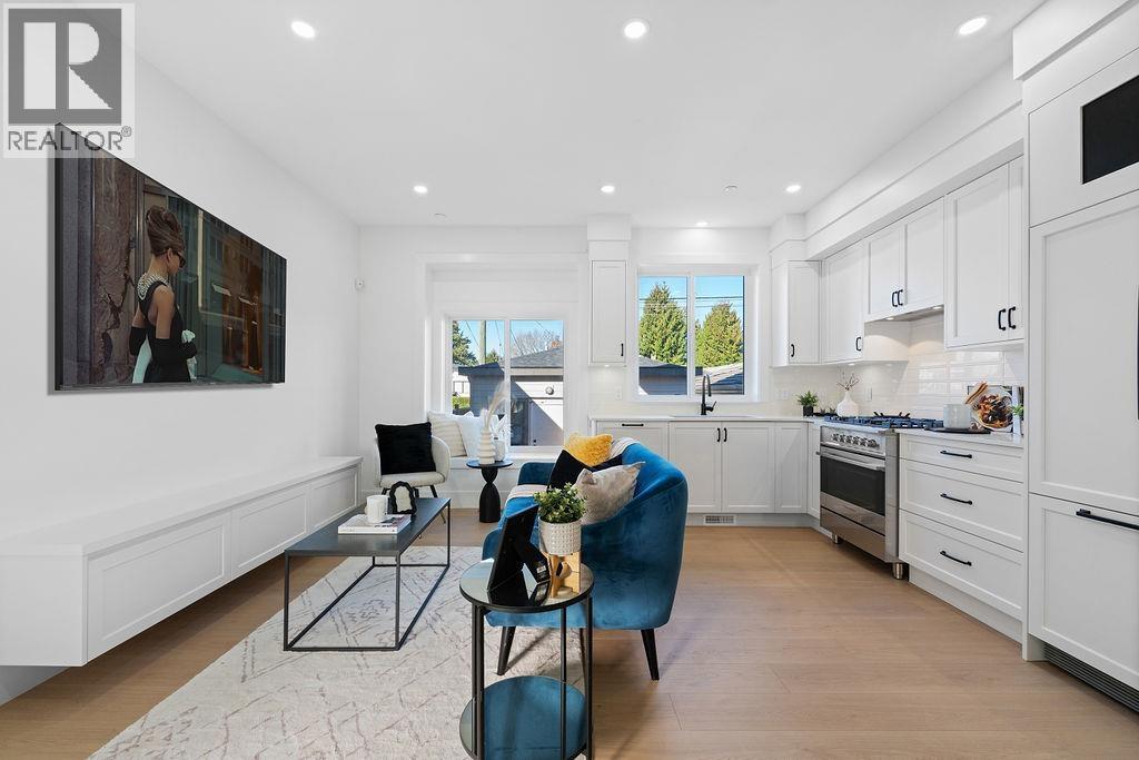 2 2447 E 41st Avenue, Vancouver, British Columbia  V5R 2W2 - Photo 3 - R3060362