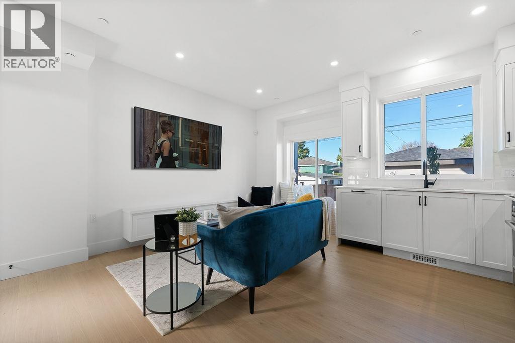 2 2447 E 41st Avenue, Vancouver, British Columbia  V5R 2W2 - Photo 6 - R3060362