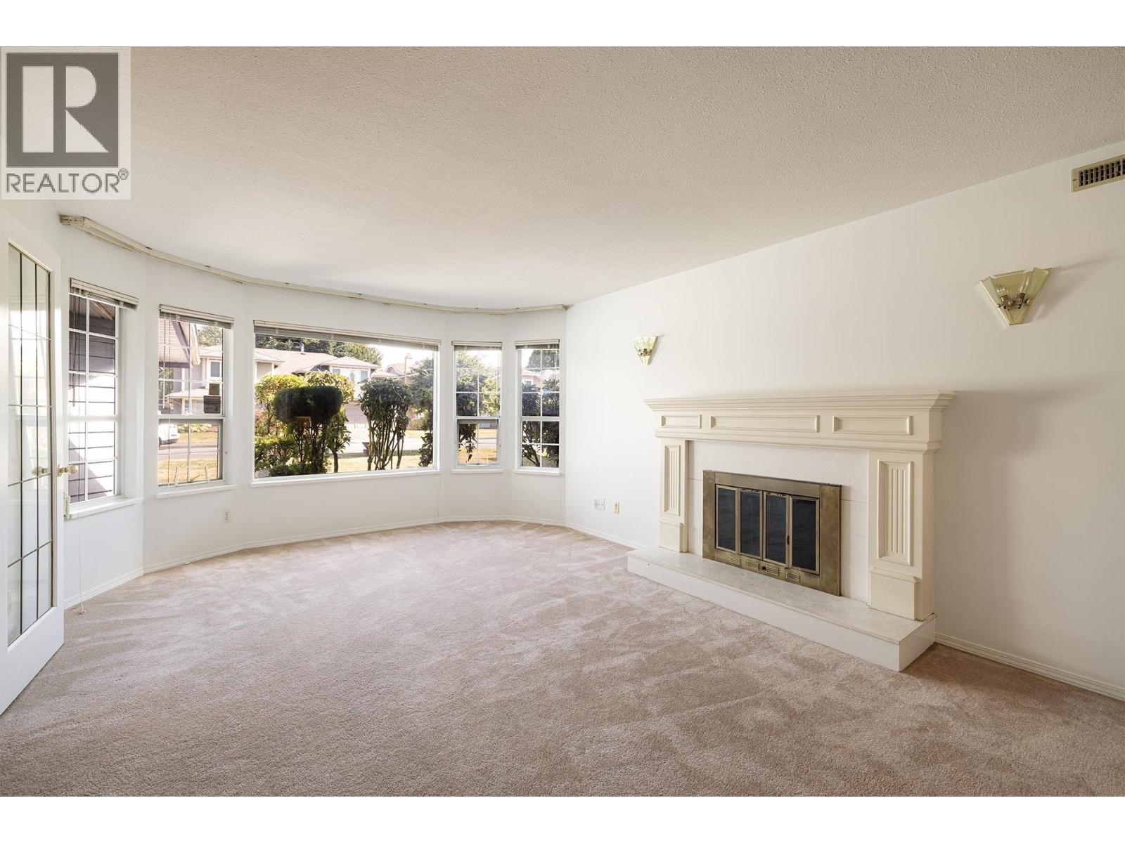 5720 BOUCHARD GATE, Richmond, British Columbia