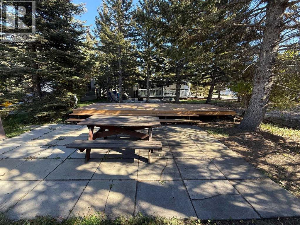 6 Timber Avenue, 5230 27 Highway, Rural Mountain View County, Alberta  T0M 1X0 - Photo 4 - A2220206