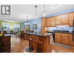 301 2160 Heseltine ROAD River Bend