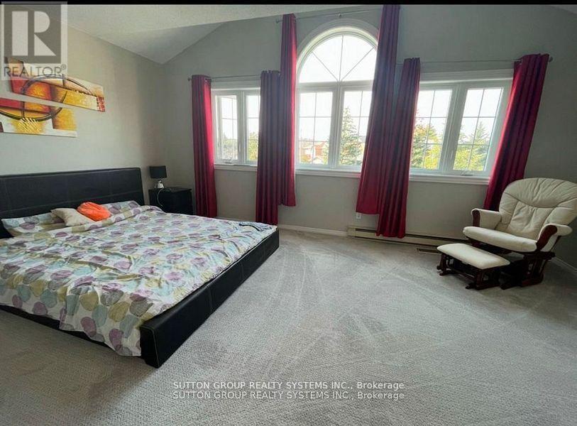 6807 Gracefield Drive W, Mississauga, Ontario  L5N 6T6 - Photo 12 - W12472901
