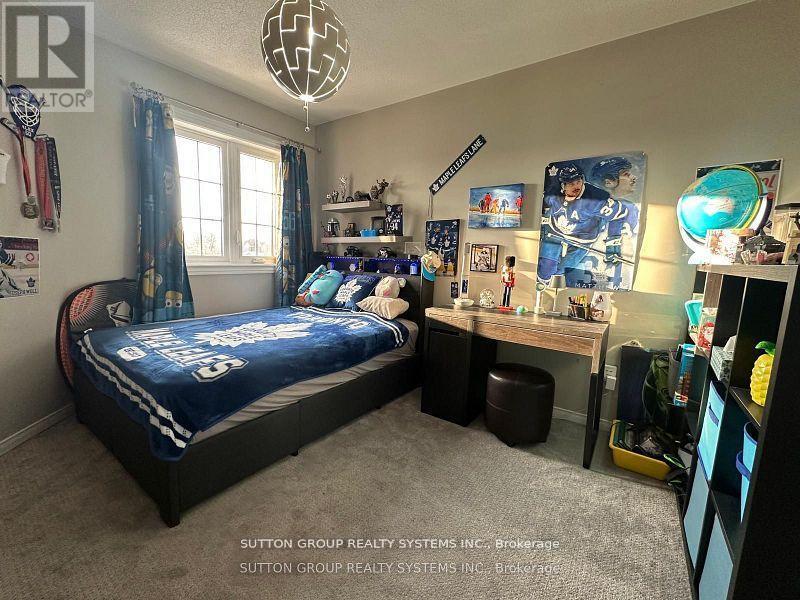 6807 Gracefield Drive W, Mississauga, Ontario  L5N 6T6 - Photo 15 - W12472901