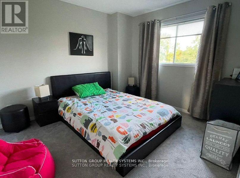 6807 Gracefield Drive W, Mississauga, Ontario  L5N 6T6 - Photo 16 - W12472901