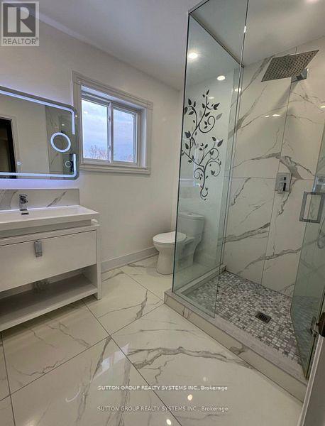 6807 Gracefield Drive W, Mississauga, Ontario  L5N 6T6 - Photo 17 - W12472901
